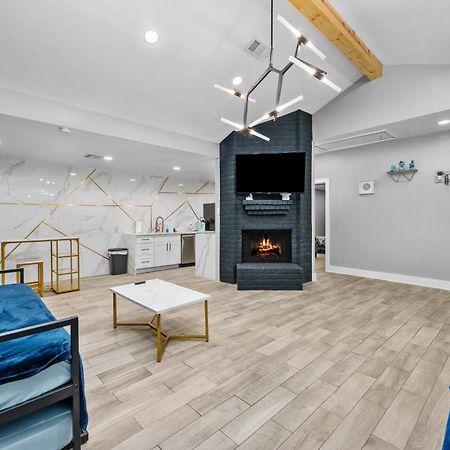 Spacious Galleria Apartment With Free Park Houston Bagian luar foto