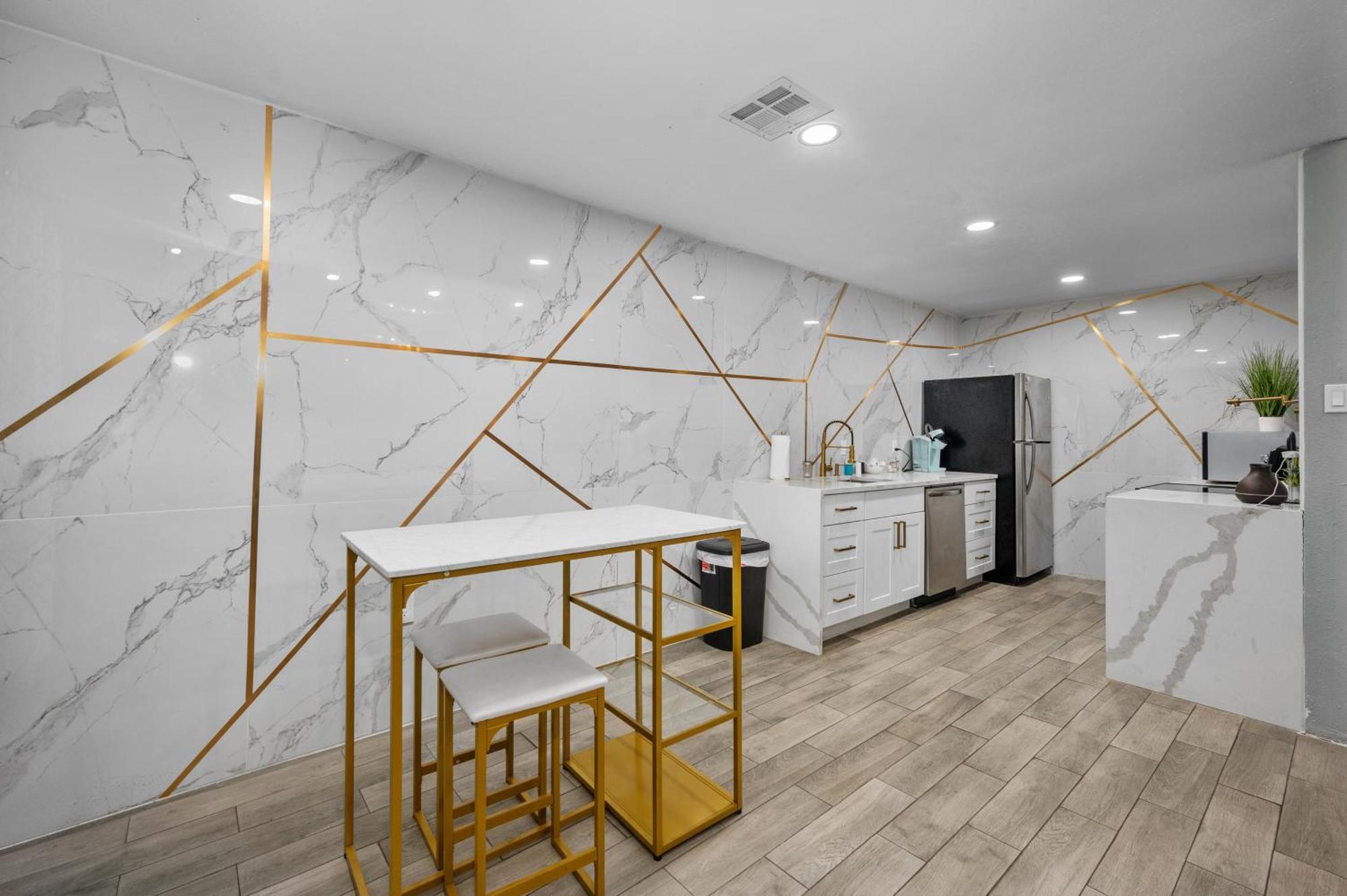 Spacious Galleria Apartment With Free Park Houston Bagian luar foto